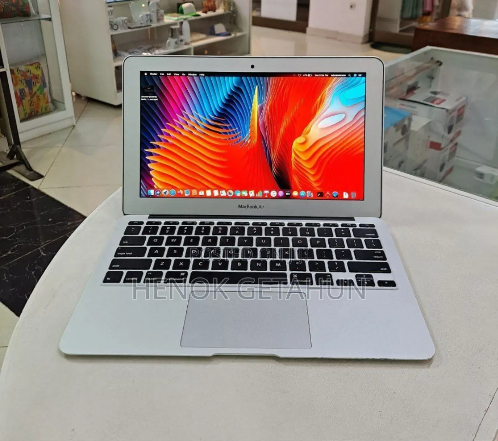 New Laptop Apple MacBook Air 2015 4GB Intel Core I5 SSD 128GB