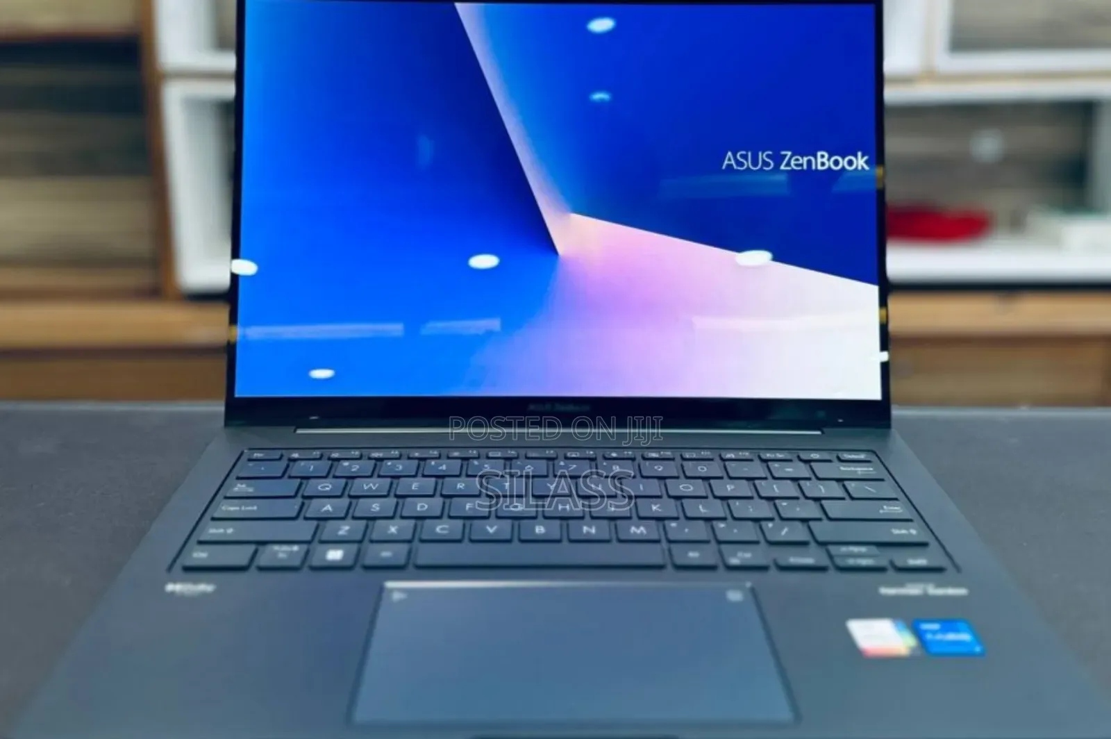 New Laptop Asus ZenBook 3 UX390UA 16GB Intel Core I7 SSD 512GB