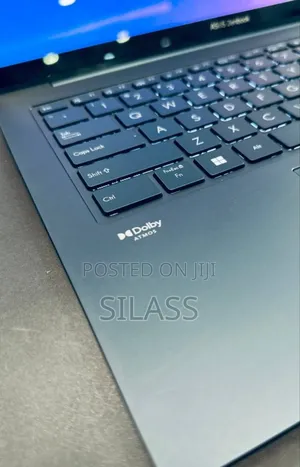 New Laptop Asus ZenBook 3 UX390UA 16GB Intel Core I7 SSD 512GB