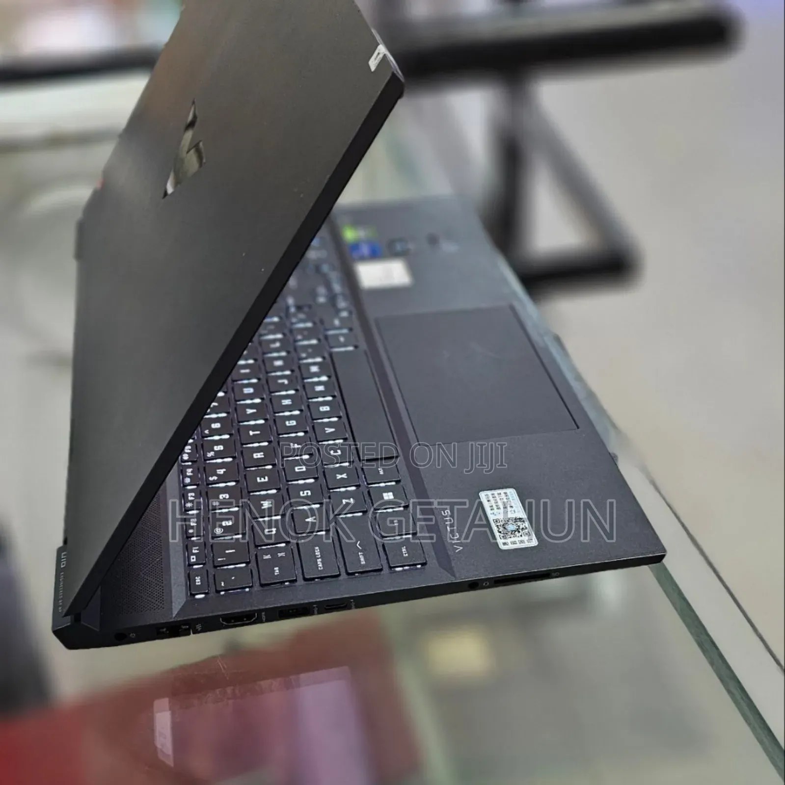 New Laptop HP Envy X360 8GB AMD Ryzen 5 SSD 256GB