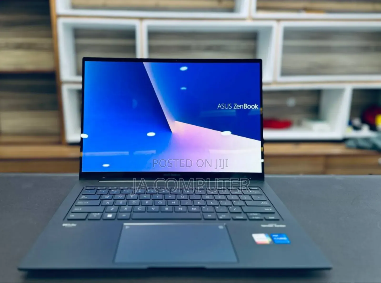 New Laptop Asus ZenBook UX330UA 16GB Intel Core I7 SSD 512GB