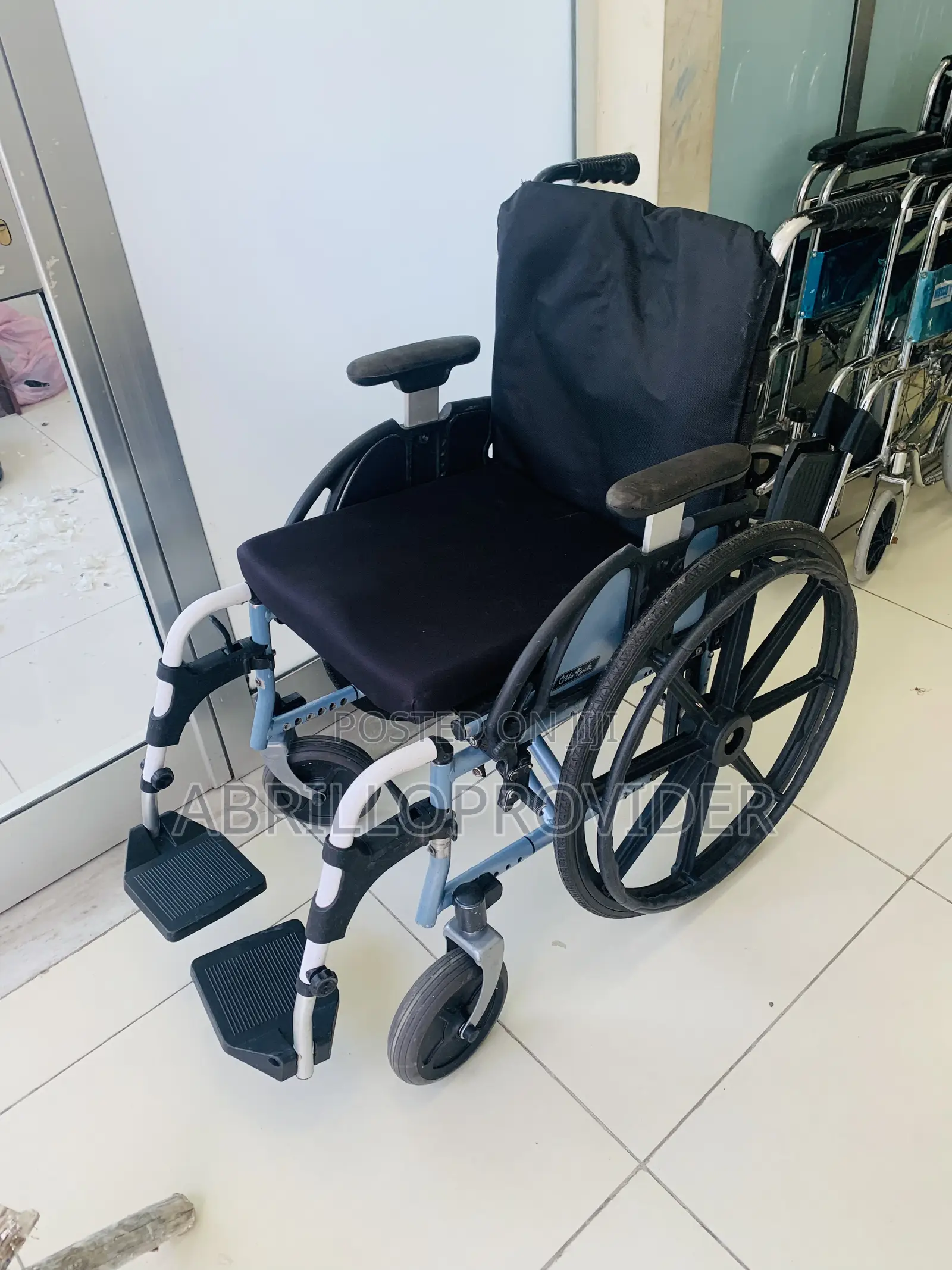 American Wheelchair1wheelchair2wheelchair1wheelchair2fold