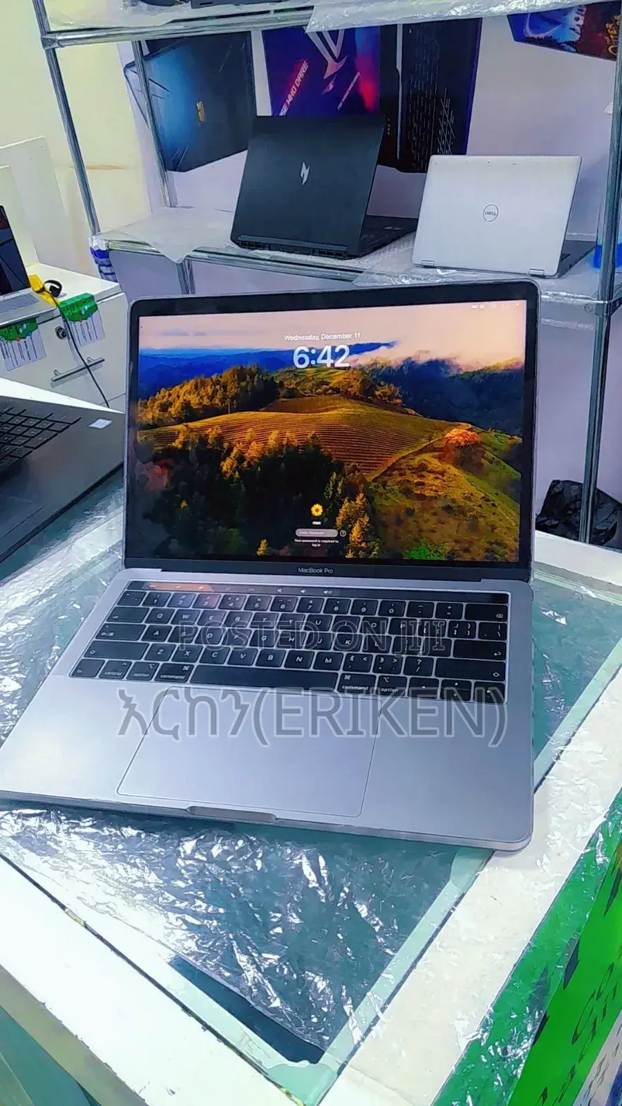 New Laptop Apple MacBook Pro 2018 8GB Intel Core I5 SSD 256GB