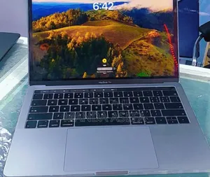 New Laptop Apple MacBook Pro 2018 8GB Intel Core i5 SSD 256GB