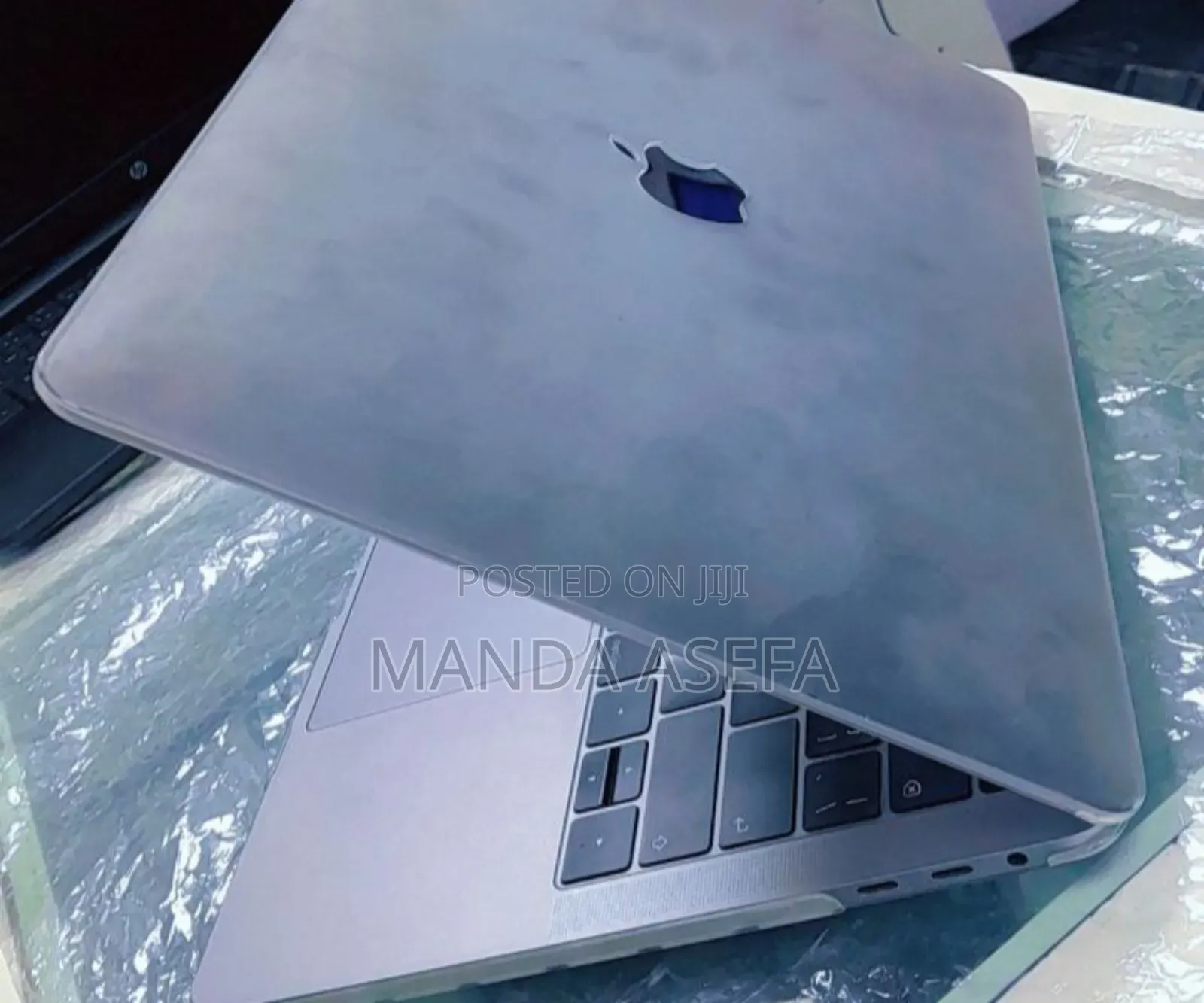 New Laptop Apple MacBook Pro 2018 8GB Intel Core i5 SSD 256GB