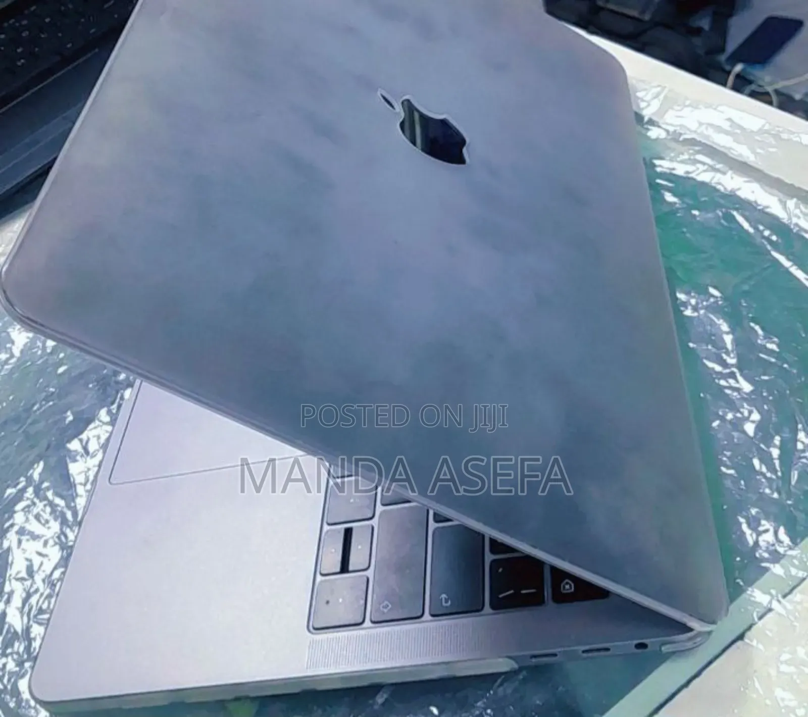 New Laptop Apple MacBook Pro 2018 8GB Intel Core i5 SSD 256GB