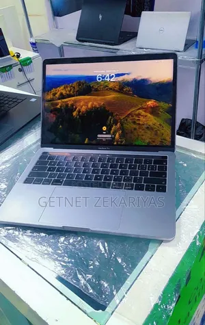 New Laptop Apple MacBook Pro 2018 8GB Intel Core I5 SSD 256GB
