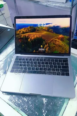 New Laptop Apple MacBook Pro 2018 8GB Intel Core I5 SSD 256GB