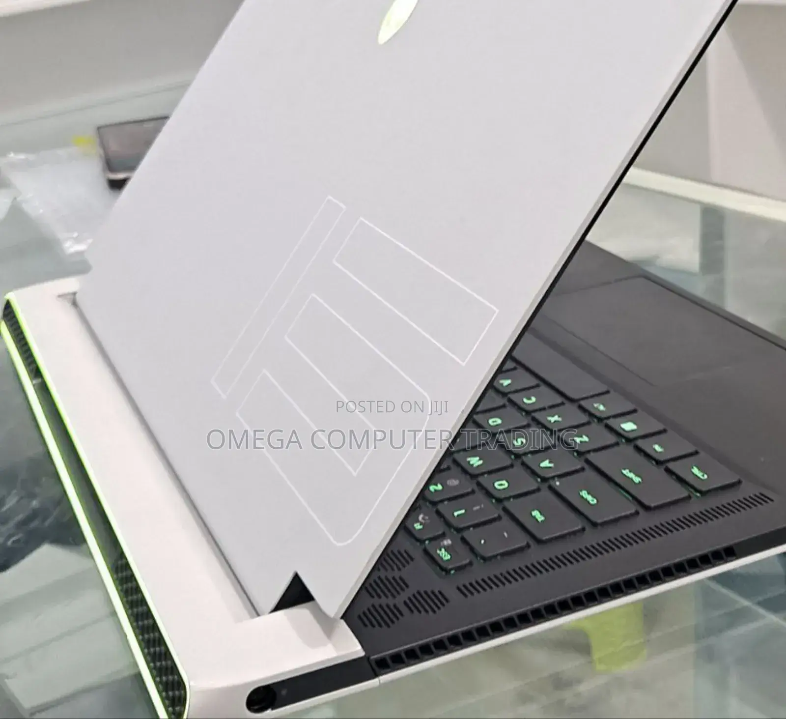 New Laptop Alienware Area-51m 16GB Intel Core i7 SSD 1T