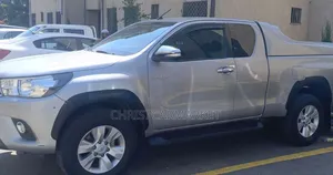 Toyota Hilux 2017 Silver