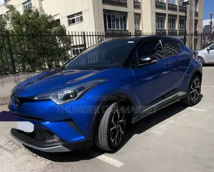 Photo - Toyota C-HR 2020 Blue