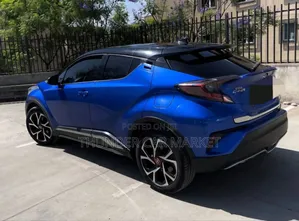 Toyota C-HR 2020 Blue