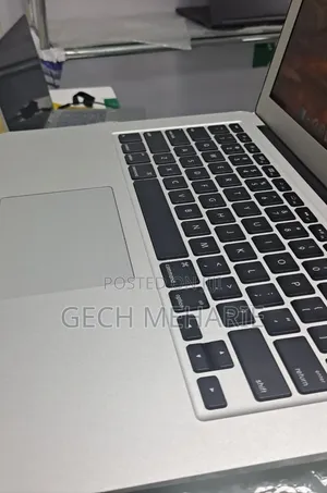 Photo - New Laptop Apple MacBook Air 2017 8GB Intel Core I5 SSD 128GB