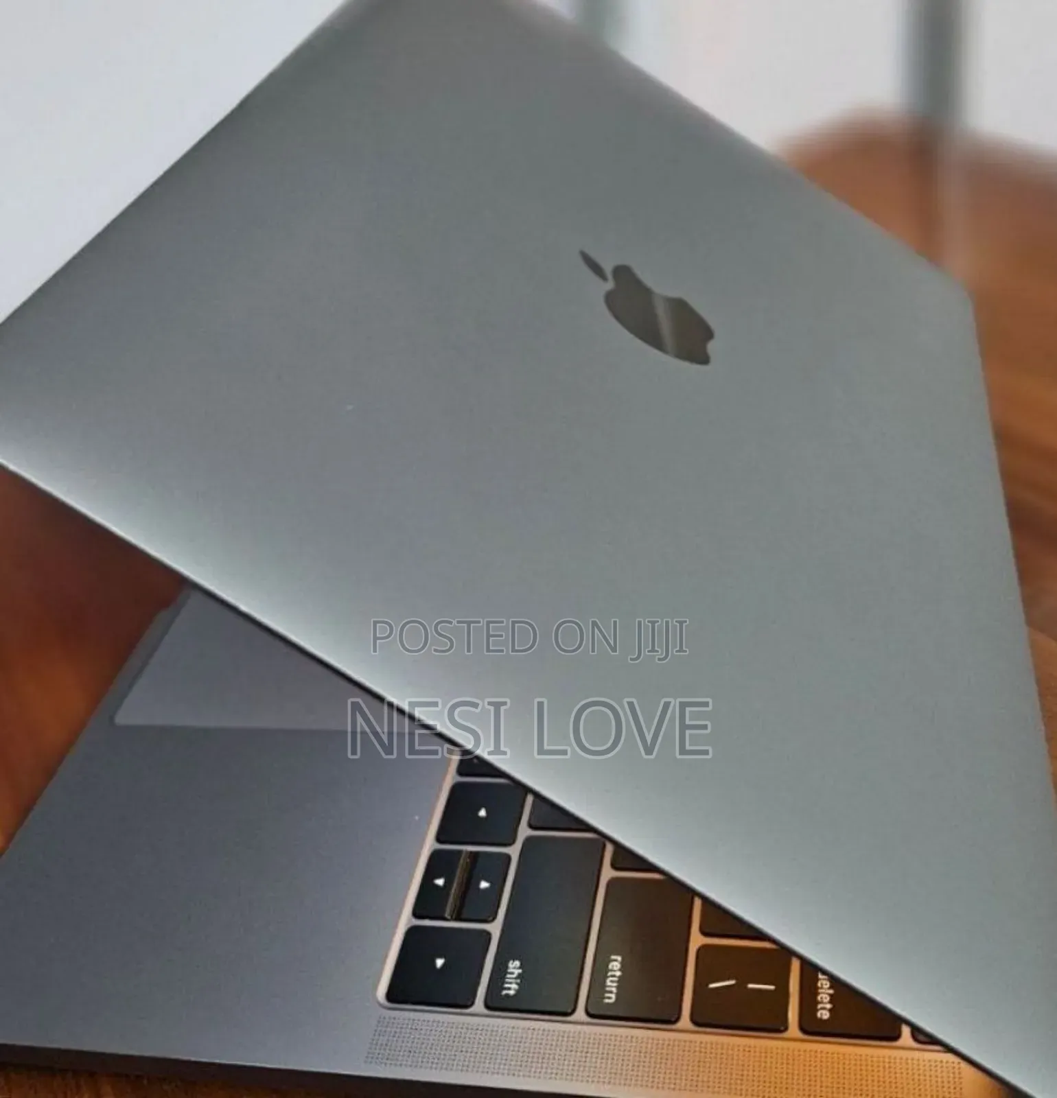 New Laptop Apple MacBook Pro 2019 8GB Intel Core I5 SSD 256GB