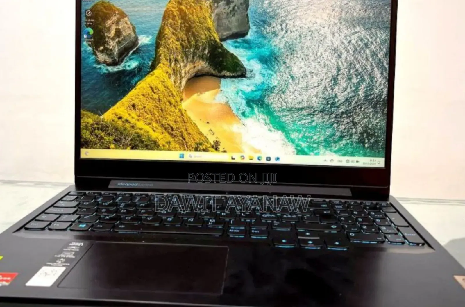 New Laptop Lenovo 8GB AMD Ryzen 5 SSD 256GB