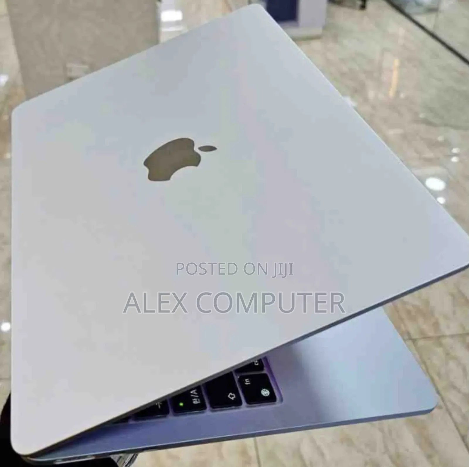 New Laptop Apple MacBook Air 2022 M2 8GB Apple M2 SSD 256GB