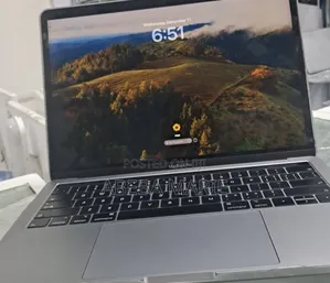 New Laptop Apple MacBook Pro 2018 8GB Intel Core I5 SSD 256GB