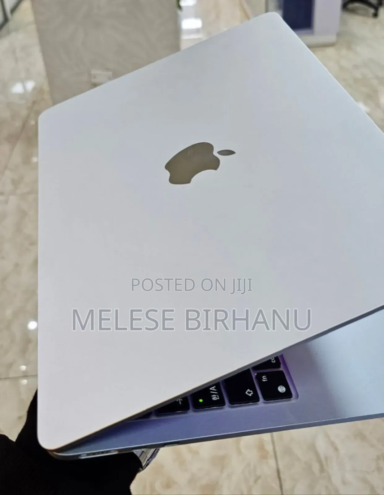 New Laptop Apple MacBook Air 2022 M2 8GB Apple M2 SSD 256GB