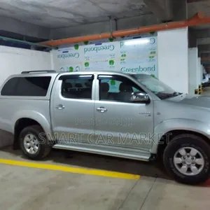 Photo - Toyota Hilux 2011 Silver
