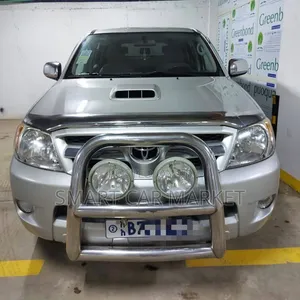 Toyota Hilux 2011 Silver