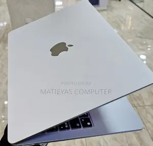 Photo - New Laptop Apple MacBook Air 2022 M2 8GB Apple M2 SSD 256GB