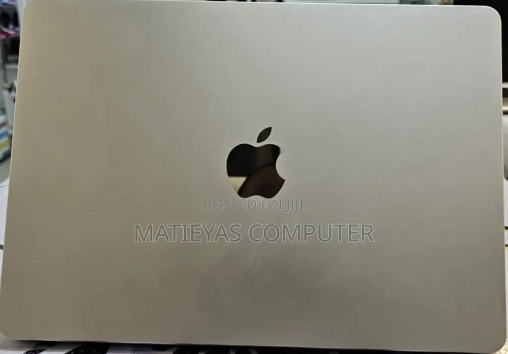 New Laptop Apple MacBook Air 2022 M2 8GB Apple M2 SSD 256GB