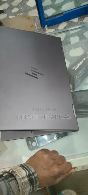 New Laptop HP Envy 15 8GB AMD Ryzen 5 SSD 256GB