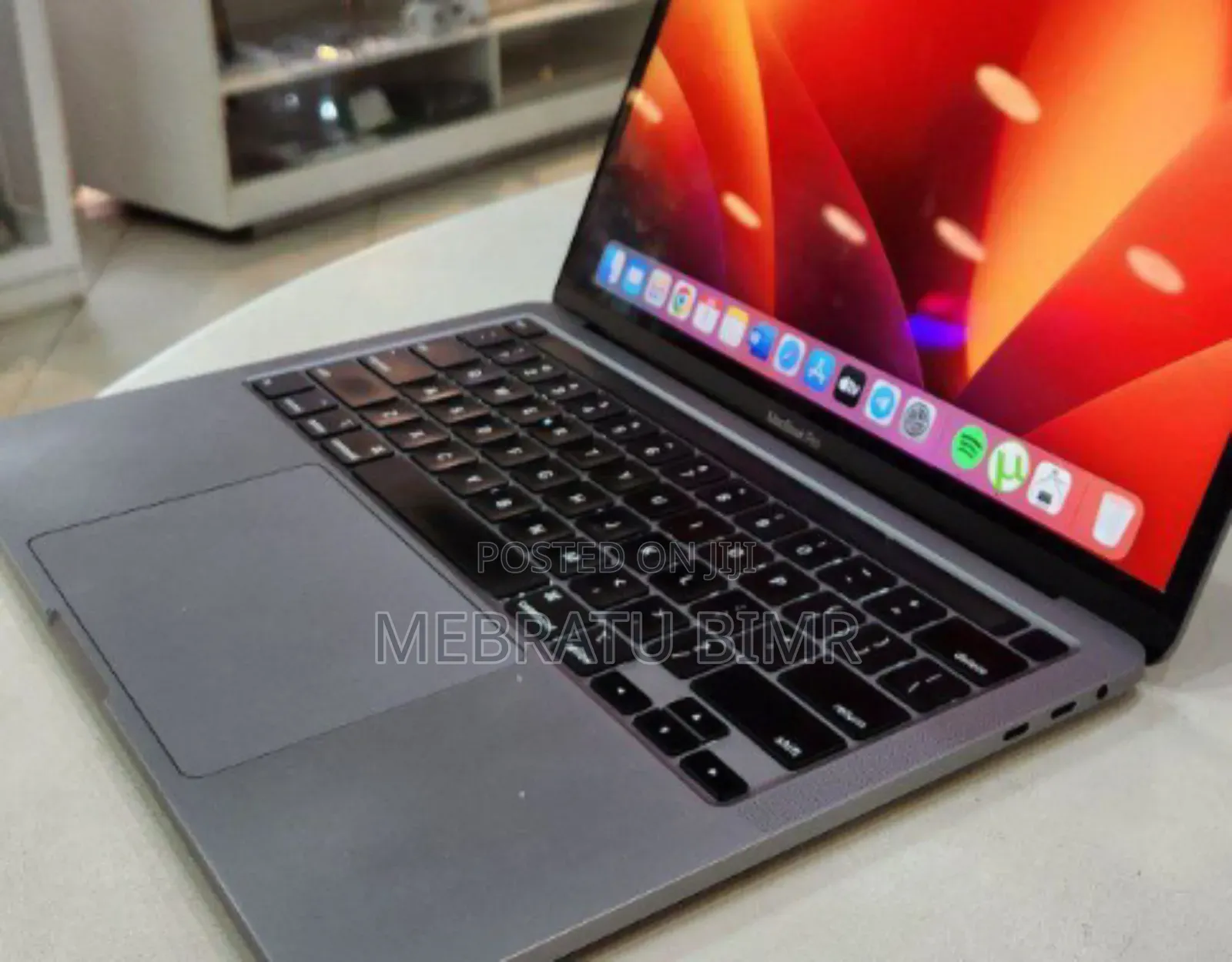 New Laptop Apple MacBook Pro 2020 16GB Intel Core I5 SSD 512GB