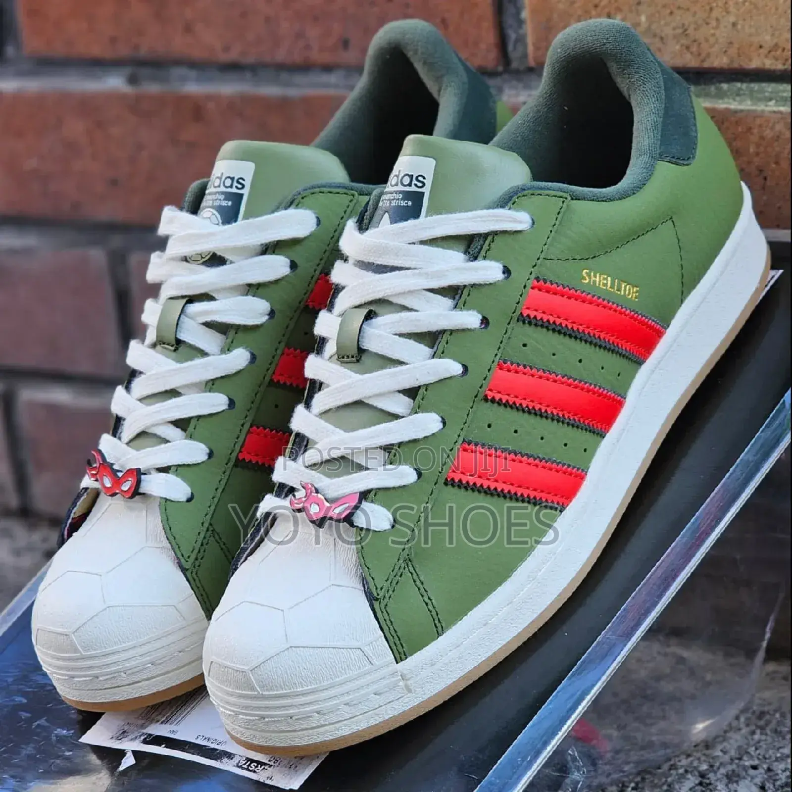 Adidas Old School