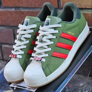 Photo - Adidas Old School