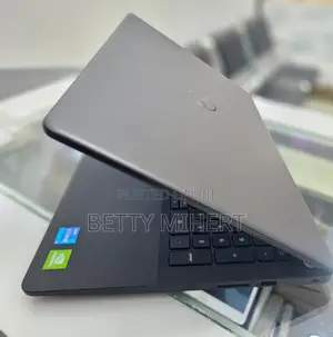 Photo - New Laptop Dell Vostro 15 5000 8GB Intel Core I5 SSD 256GB