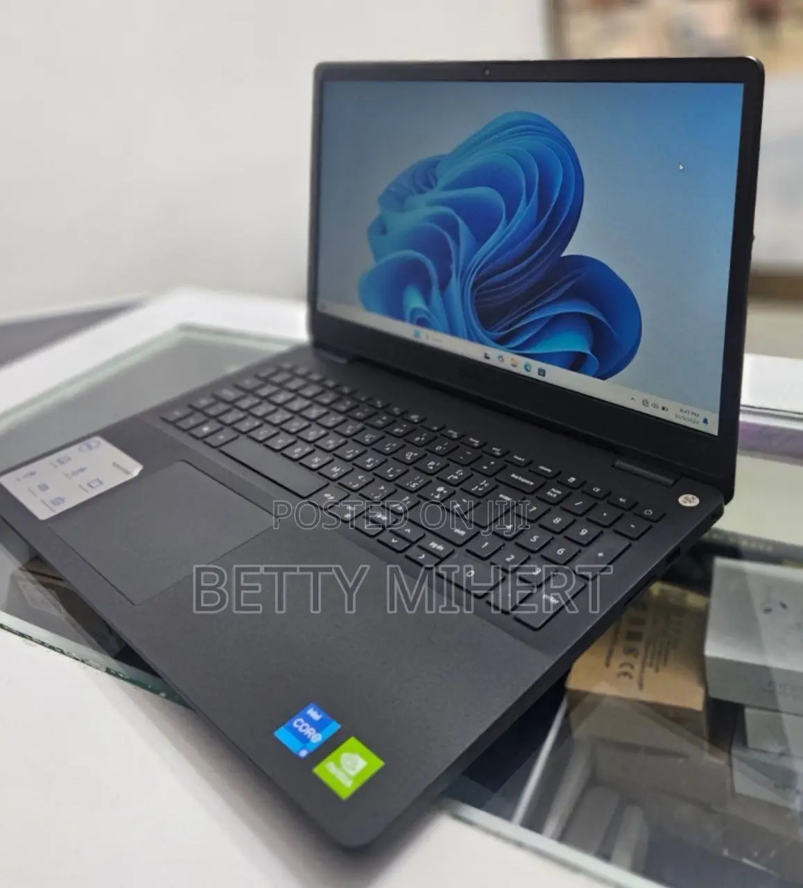 New Laptop Dell Vostro 15 5000 8GB Intel Core I5 SSD 256GB