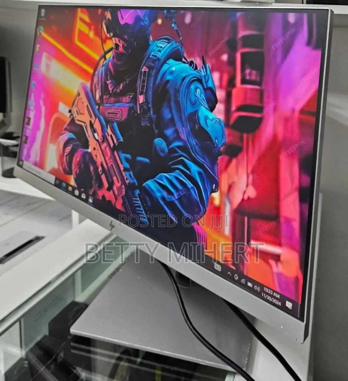 Ho 24 Inch Frameless Monitor