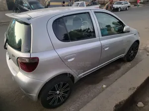 Toyota Vitz 2001 Silver