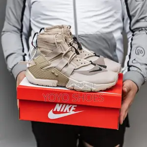 Nike Grip Fashion Shoes
