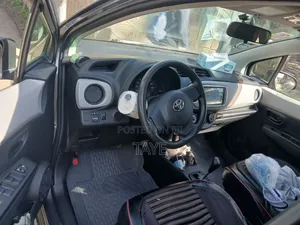 Toyota Yaris 2012 Gray