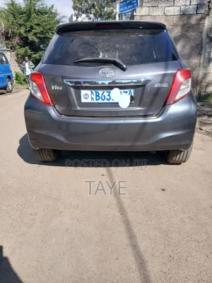 Toyota Yaris 2012 Gray