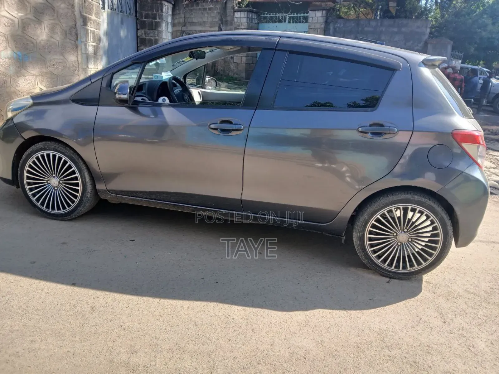 Toyota Yaris 2012 Gray