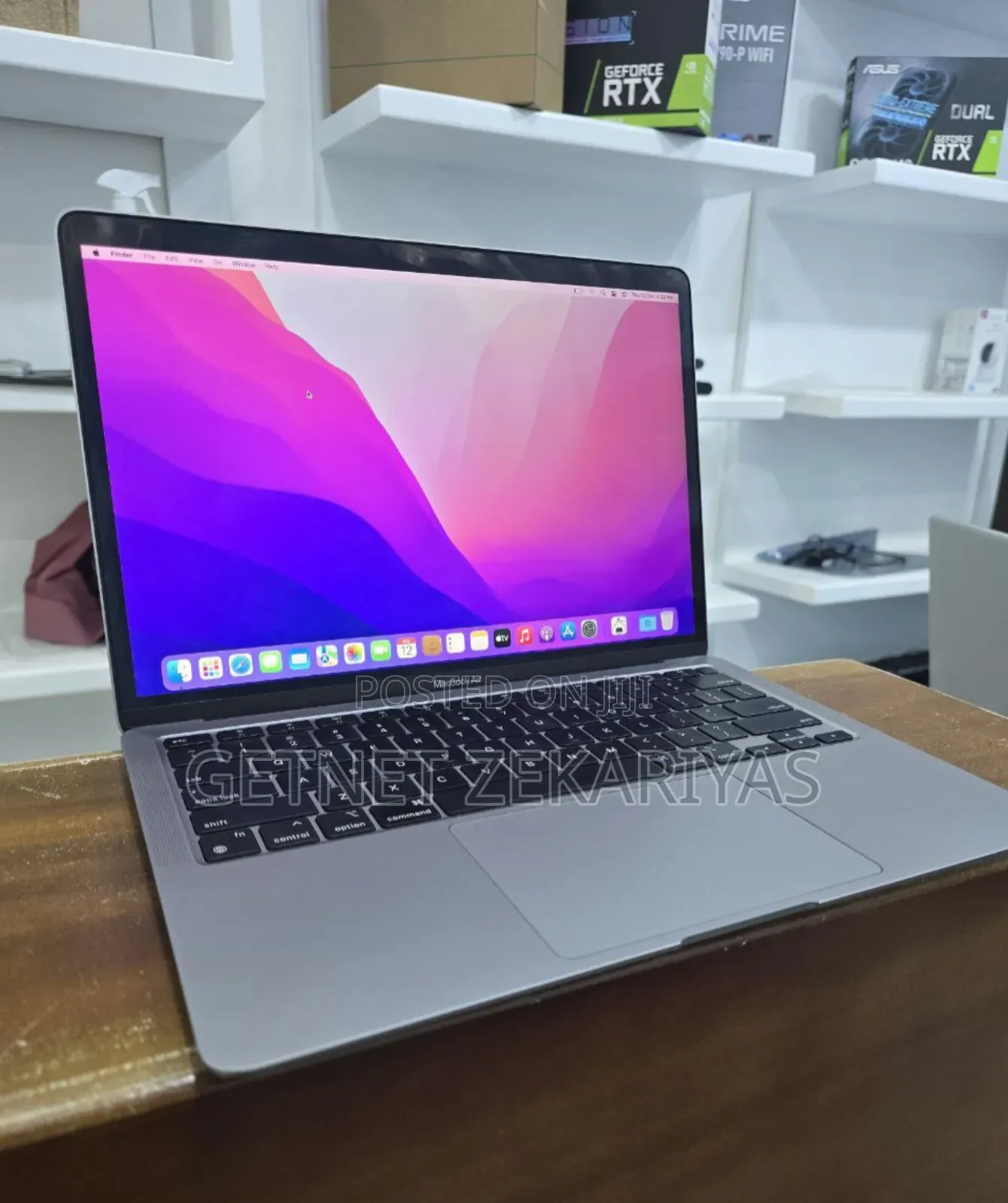 New Laptop Apple MacBook Air 8GB Apple M1 SSD 256GB