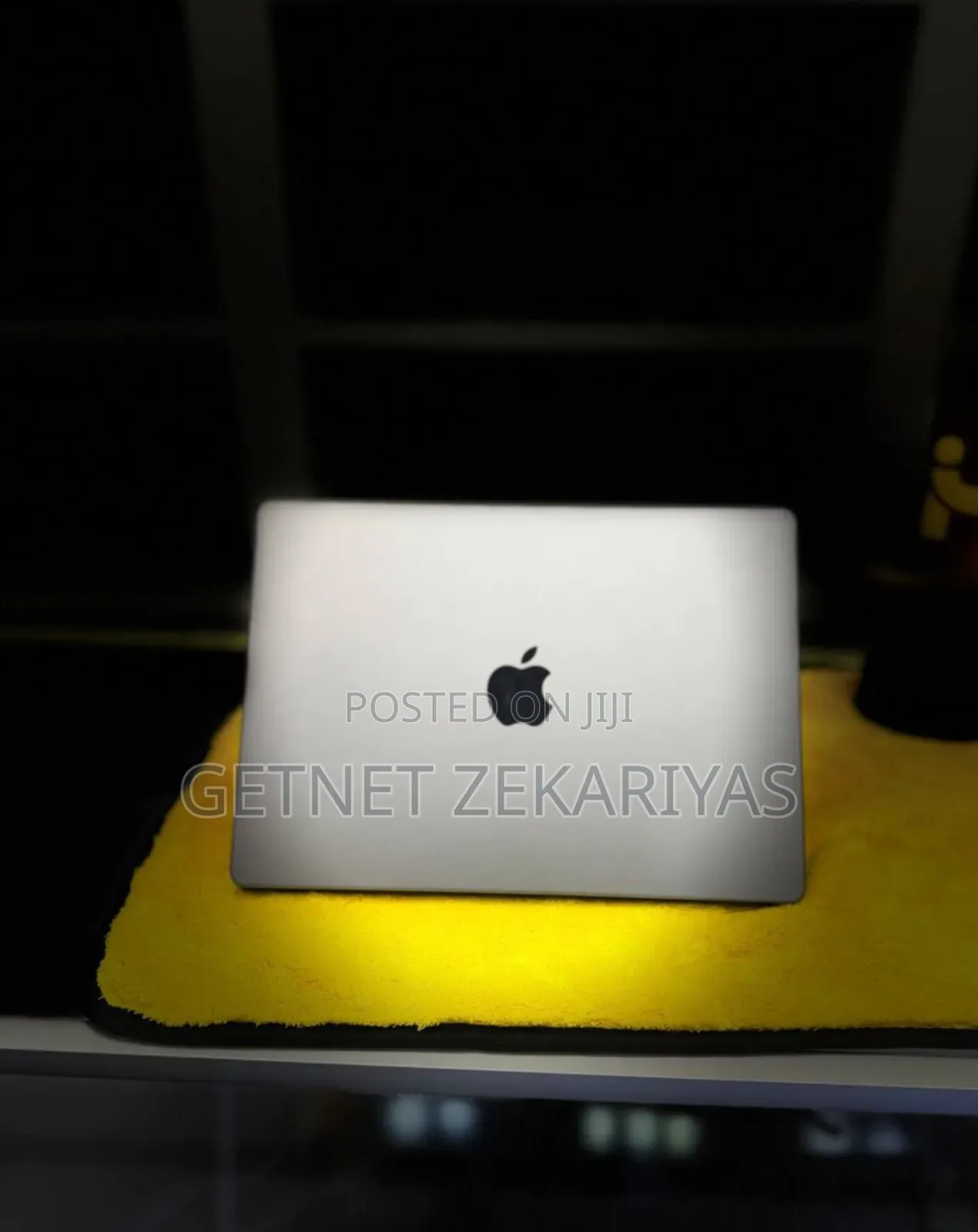 New Laptop Apple MacBook Pro 2023 M3 14-Inch 8GB Apple M3 SSD 512GB