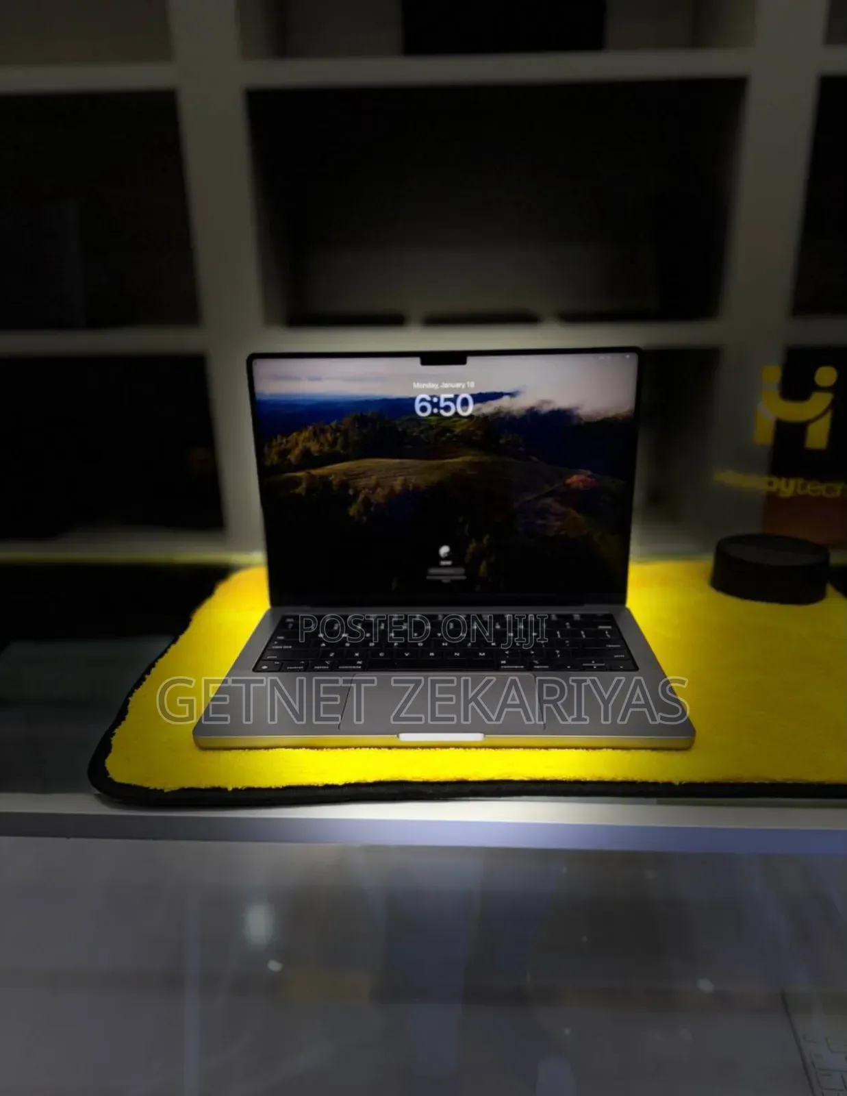 New Laptop Apple MacBook Pro 2023 M3 14-Inch 8GB Apple M3 SSD 512GB