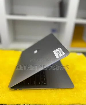 New Laptop Apple MacBook Air 8GB Apple M1 SSD 256GB