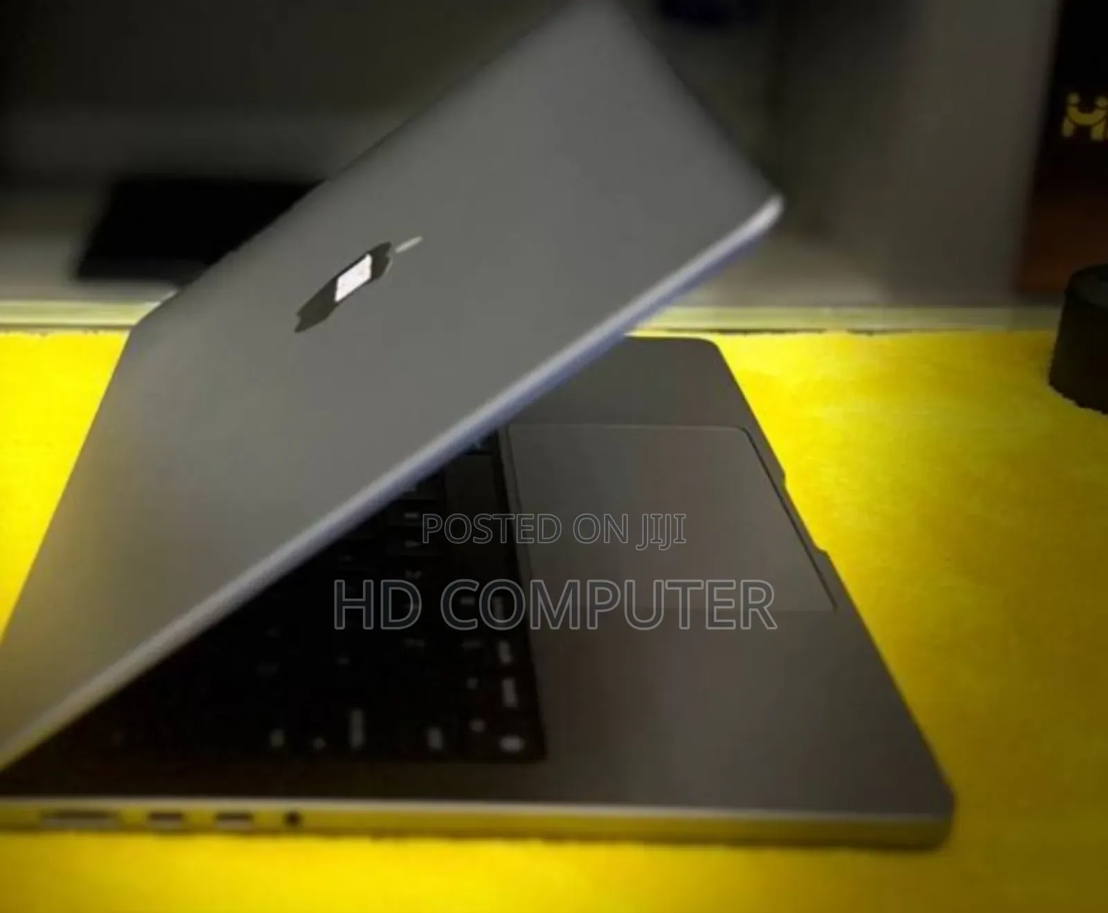 New Laptop Apple MacBook Pro 2023 M3 14-Inch 16GB Apple M3 SSD 512GB