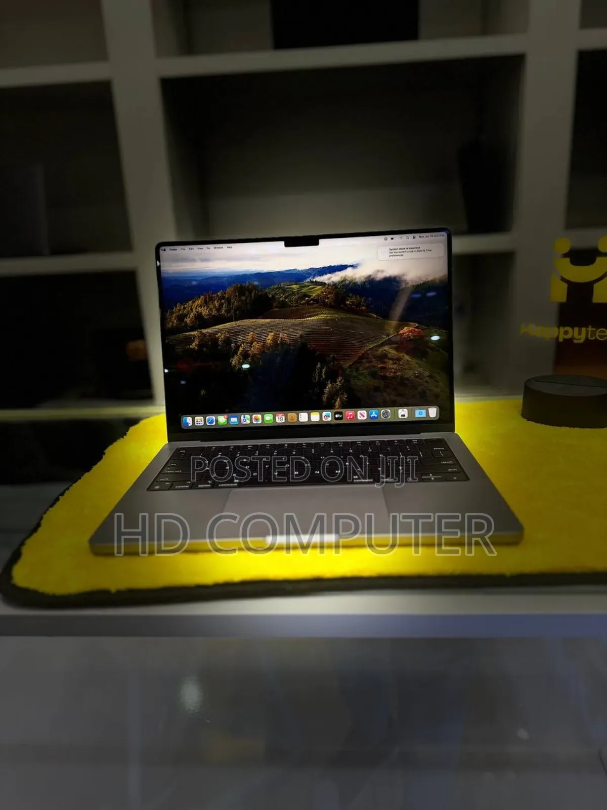 New Laptop Apple MacBook Pro 2023 M3 14-Inch 16GB Apple M3 SSD 512GB