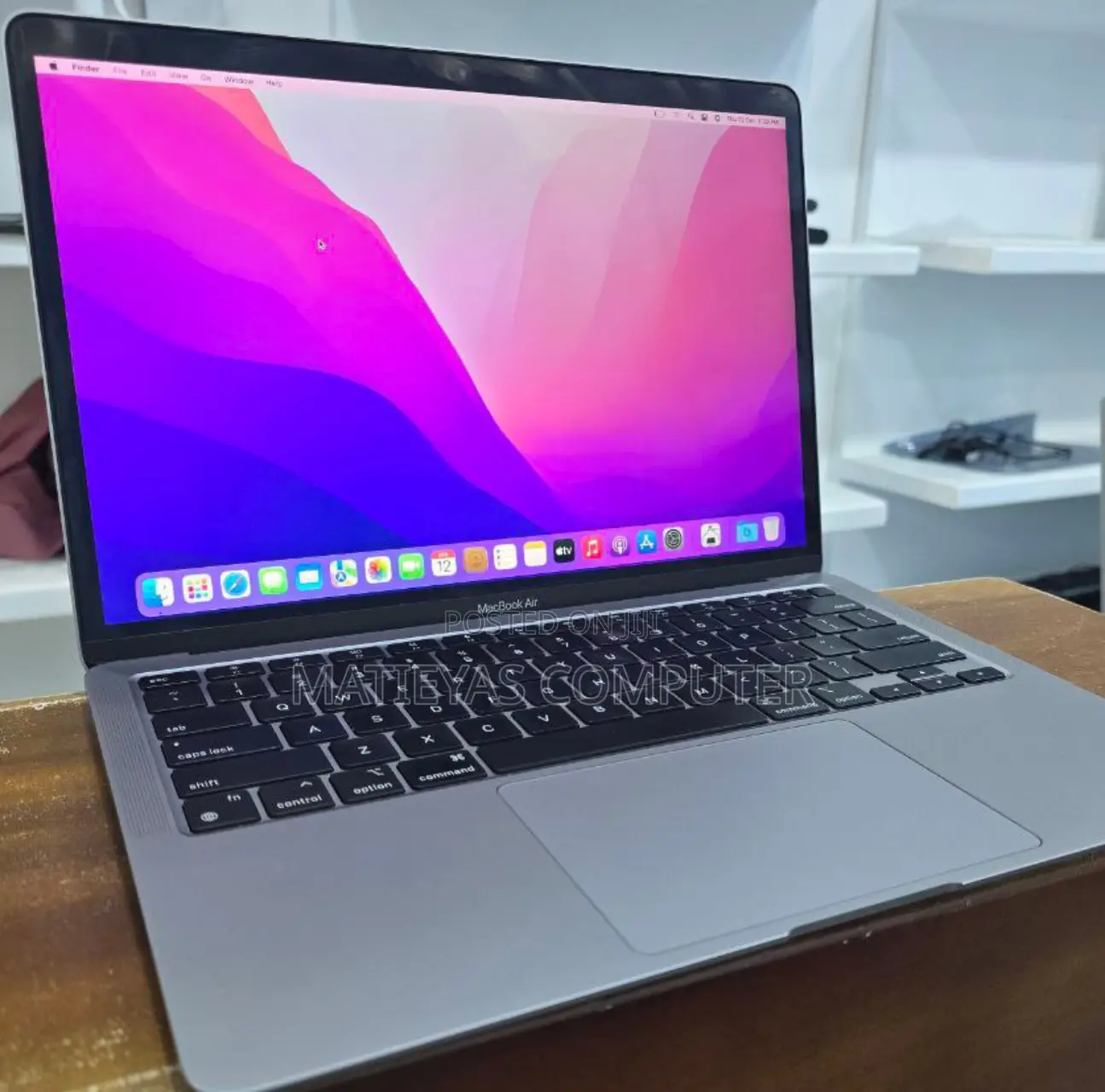 New Laptop Apple MacBook Air 2020 M1 8GB Apple M1 SSD 256GB