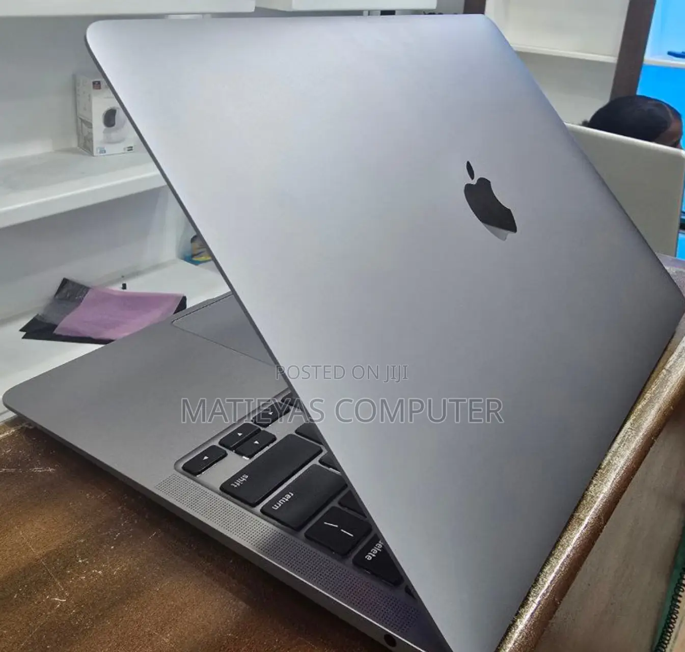 New Laptop Apple MacBook Air 2020 M1 8GB Apple M1 SSD 256GB