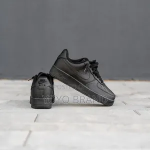 Nike Air Force Black