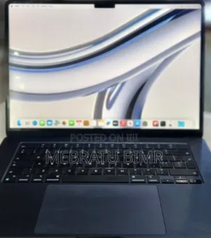 Photo - New Laptop Apple MacBook Air 2023 M2 8GB Apple M2 SSD 512GB