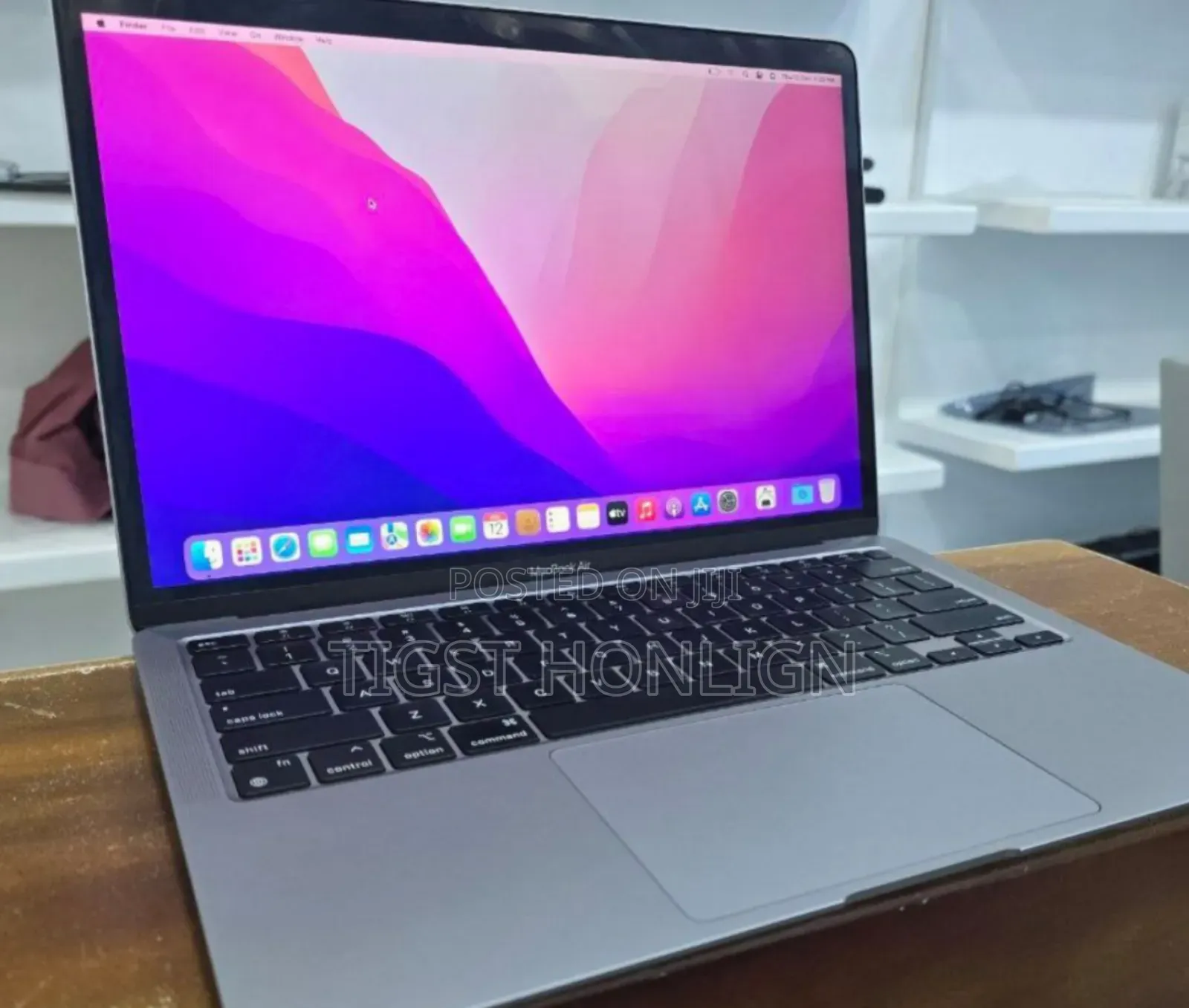 New Laptop Apple MacBook Air 2020 8GB Apple M1 SSD 256GB
