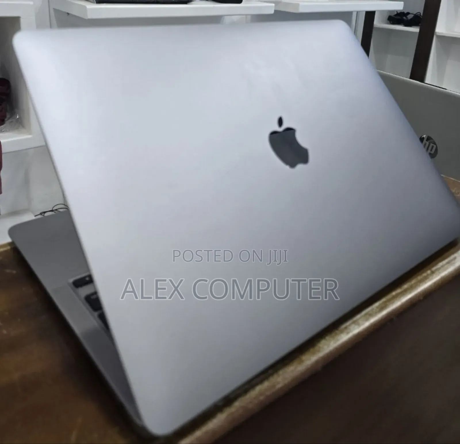 New Laptop Apple MacBook Air 2020 M1 8GB Intel Core I5 SSD 256GB
